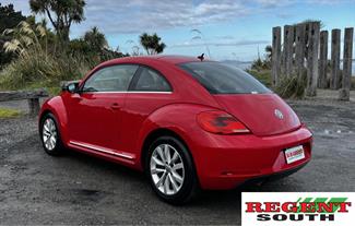 2012 Volkswagen Beetle - Thumbnail