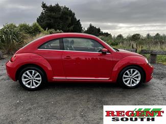 2012 Volkswagen Beetle - Thumbnail