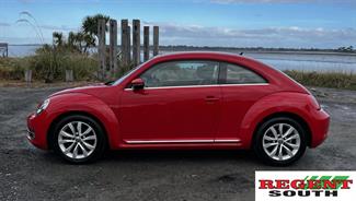 2012 Volkswagen Beetle - Thumbnail