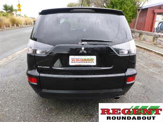 2010 Mitsubishi Outlander - Thumbnail