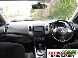 2010 Mitsubishi Outlander - Thumbnail