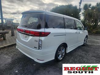 2013 Nissan Elgrand - Thumbnail