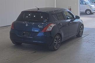 2015 Suzuki Swift - Thumbnail