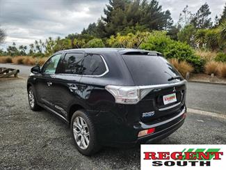 2014 Mitsubishi Outlander - Thumbnail