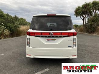 2012 Nissan Elgrand - Thumbnail