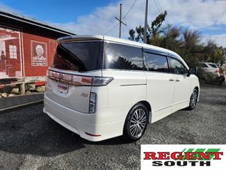 2018 Nissan Elgrand - Thumbnail