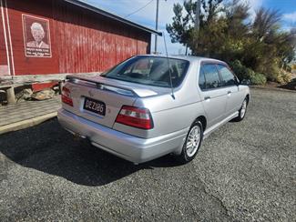 1998 Nissan Bluebird - Thumbnail