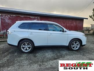 2013 Mitsubishi Outlander - Thumbnail