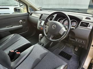 2010 Nissan Tiida - Thumbnail